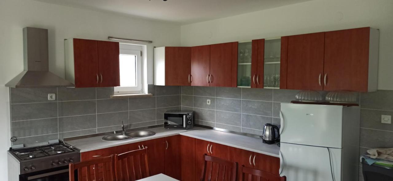 Apartmani Natasa เวอร์ซาร์ ภายนอก รูปภาพ