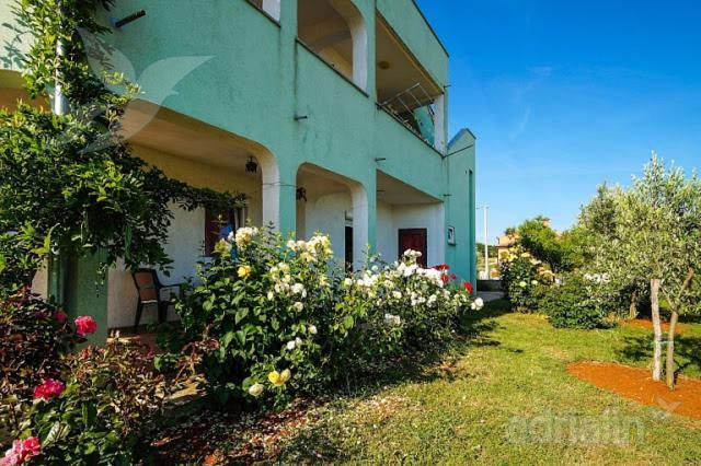 Apartmani Natasa เวอร์ซาร์ ภายนอก รูปภาพ